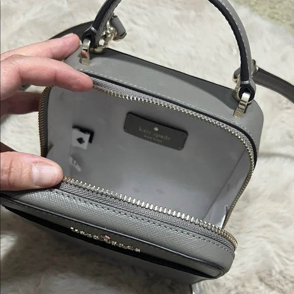 Kate Spade Elegant Crossbody Bag - Picture 5 of 10